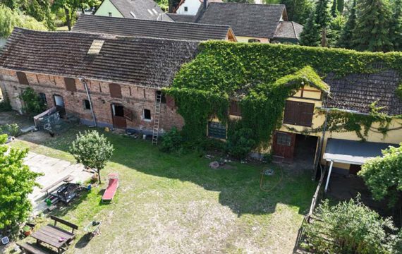 Ansicht Paddock & Stall