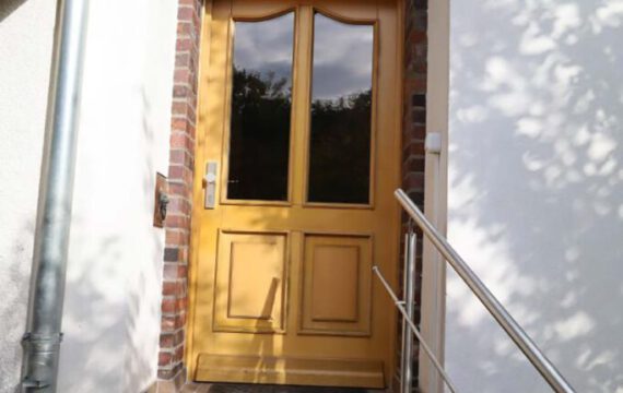 Hauseingang-Wohnhaus